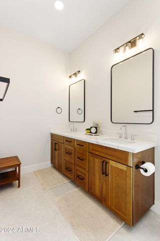 12077 E Laurel Lane, Scottsdale, AZ 85259