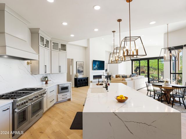 12077 E Laurel Lane, Scottsdale, AZ 85259