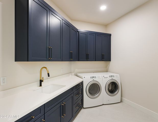 12077 E Laurel Lane, Scottsdale, AZ 85259