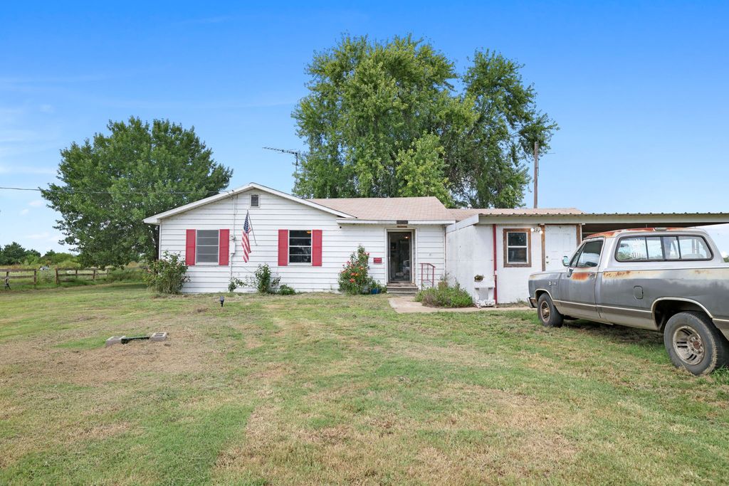 19538 Farm Road 197, Sumner, TX 75486