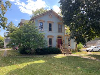 404 S Batavia Avenue, Batavia, IL 60510