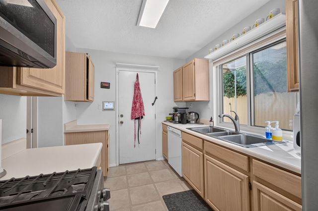 5409 Colleens Way NE, Albuquerque, NM 87111