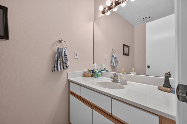 5409 Colleens Way NE, Albuquerque, NM 87111