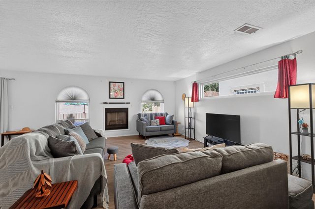 5409 Colleens Way NE, Albuquerque, NM 87111