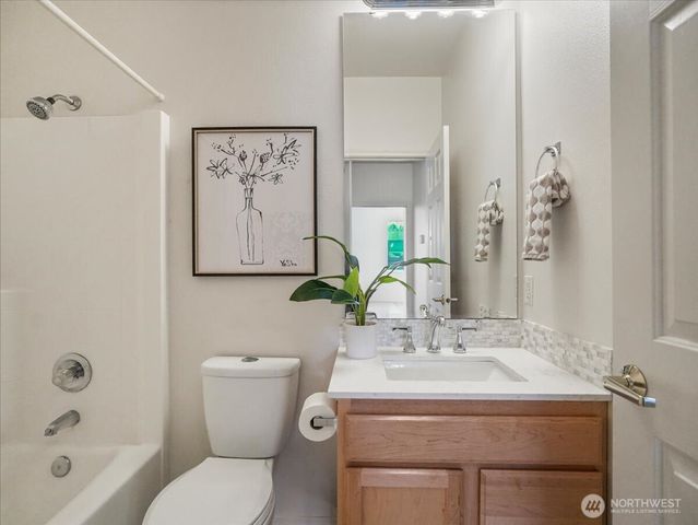 7402 143rd Avenue Ct E, Sumner, WA 98390