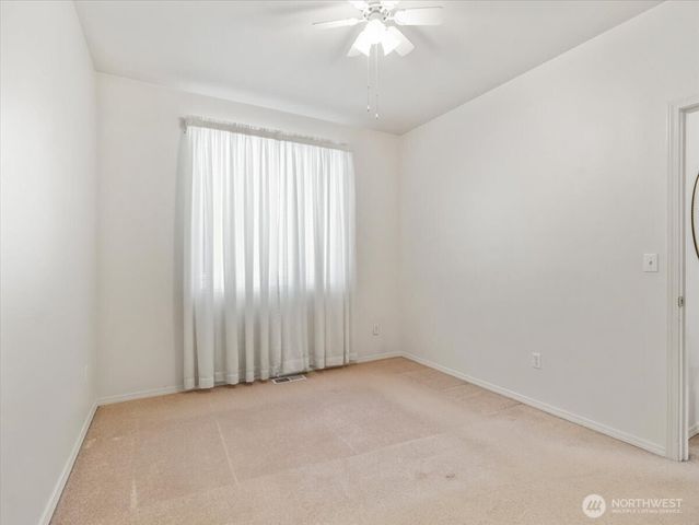 7402 143rd Avenue Ct E, Sumner, WA 98390