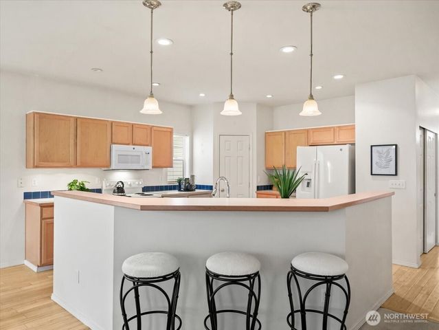 7402 143rd Avenue Ct E, Sumner, WA 98390