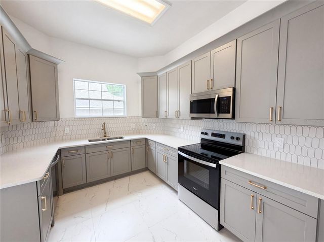 9405 SW 31ST LANE, Gainesville, FL 32608