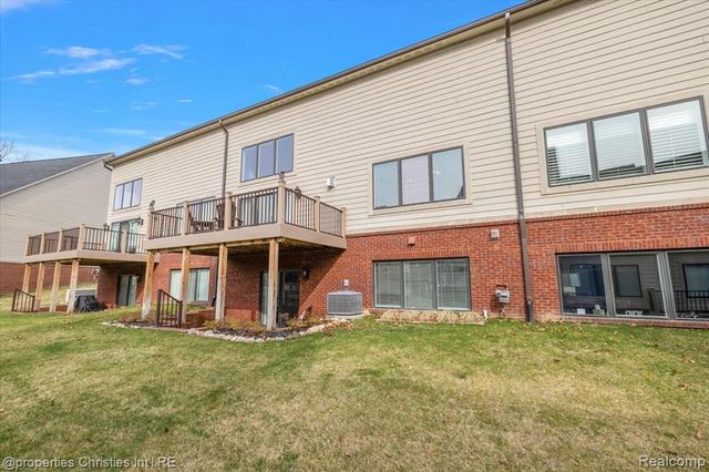 9834 Nature Valley Drive, Brighton, MI 48114