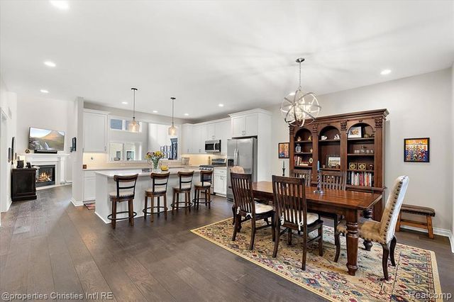 9834 Nature Valley Drive, Brighton, MI 48114