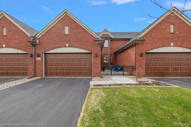 9834 Nature Valley Drive, Brighton, MI 48114