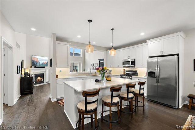 9834 Nature Valley Drive, Brighton, MI 48114