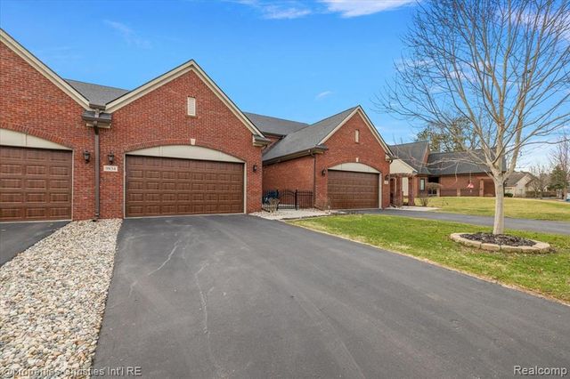 9834 Nature Valley Drive, Brighton, MI 48114