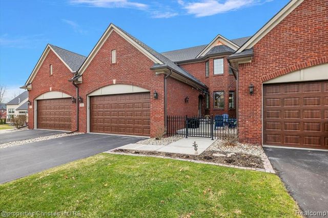 9834 Nature Valley Drive, Brighton, MI 48114