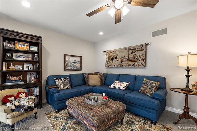 9834 Nature Valley Drive, Brighton, MI 48114