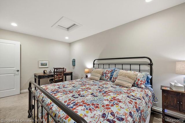 9834 Nature Valley Drive, Brighton, MI 48114