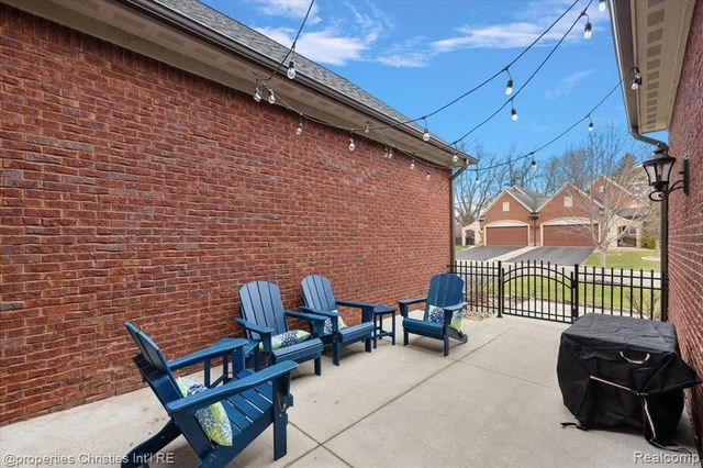 9834 Nature Valley Drive, Brighton, MI 48114