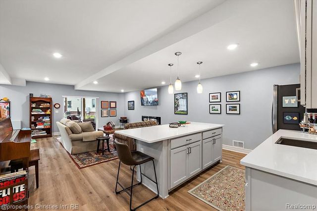 9834 Nature Valley Drive, Brighton, MI 48114