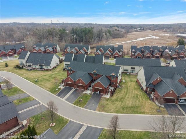 9834 Nature Valley Drive, Brighton, MI 48114