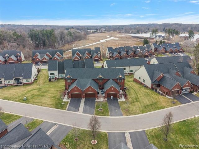 9834 Nature Valley Drive, Brighton, MI 48114