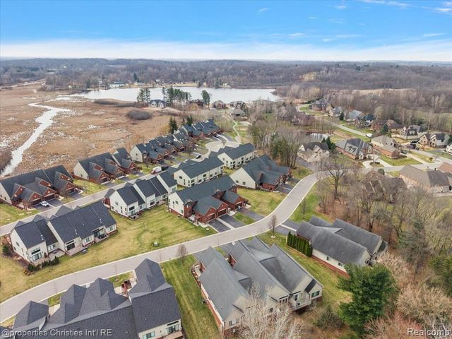 9834 Nature Valley Drive, Brighton, MI 48114