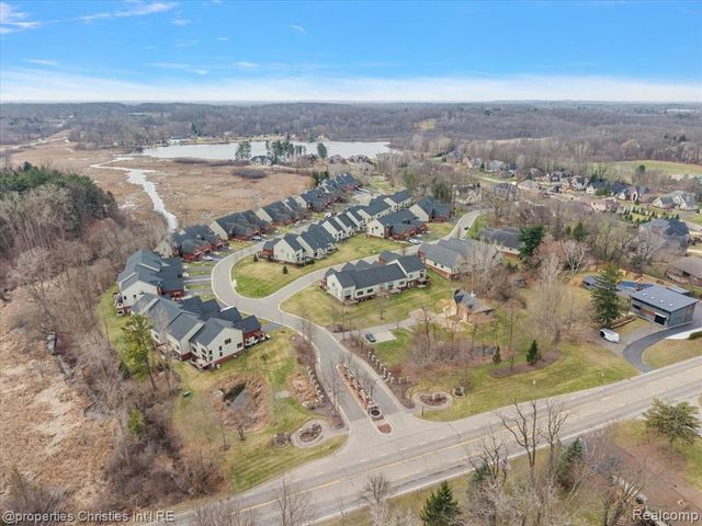 9834 Nature Valley Drive, Brighton, MI 48114