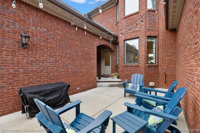 9834 Nature Valley Drive, Brighton, MI 48114