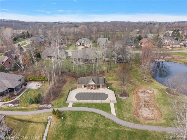 9834 Nature Valley Drive, Brighton, MI 48114