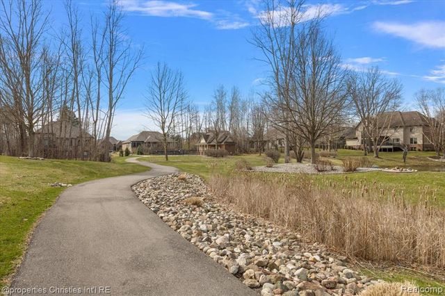 9834 Nature Valley Drive, Brighton, MI 48114