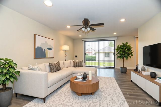 9201 Drake Avenue 101S, Evanston, IL 60203