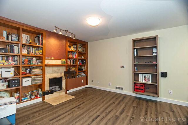 9201 Drake Avenue 101S, Evanston, IL 60203