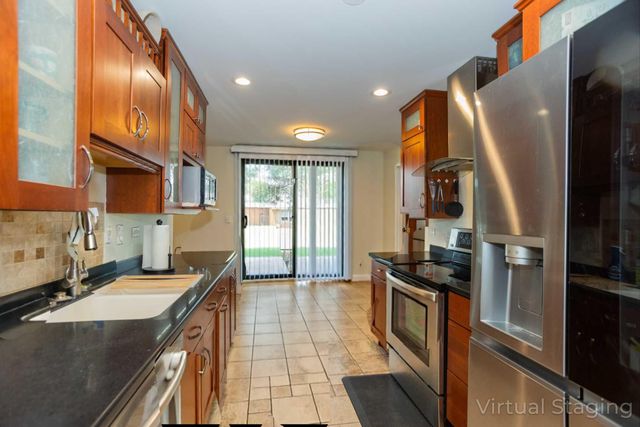 9201 Drake Avenue 101S, Evanston, IL 60203