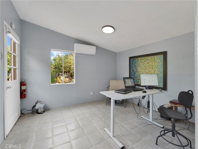 6033 Fulcher, North Hollywood, CA 91606