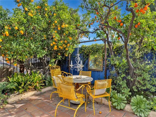 6033 Fulcher, North Hollywood, CA 91606