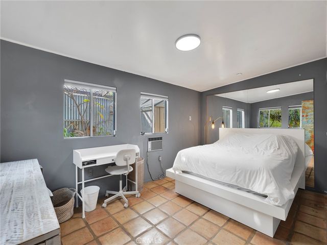 6033 Fulcher, North Hollywood, CA 91606