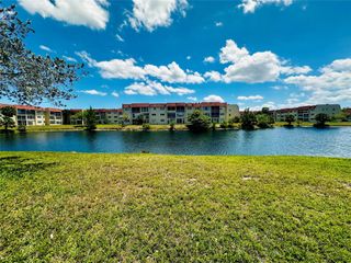 8000 Sunrise Lakes Dr 106, Sunrise, FL 33322