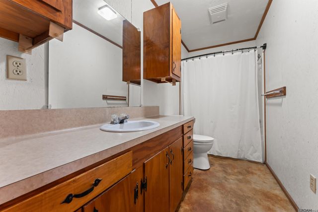 804 Lemon B Rd, Slaughter, LA 70730