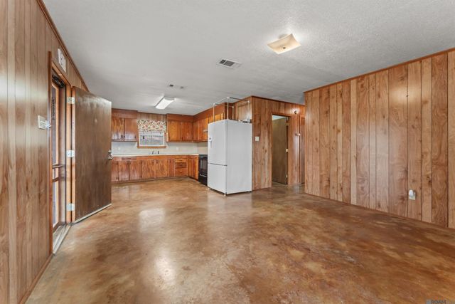 804 Lemon B Rd, Slaughter, LA 70730