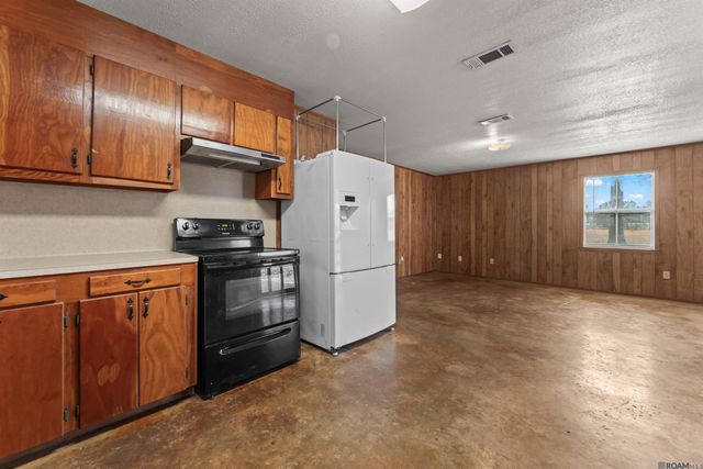 804 Lemon B Rd, Slaughter, LA 70730