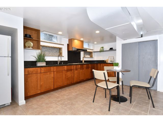 8411 Se BROOKLYN St, Portland, OR 97266