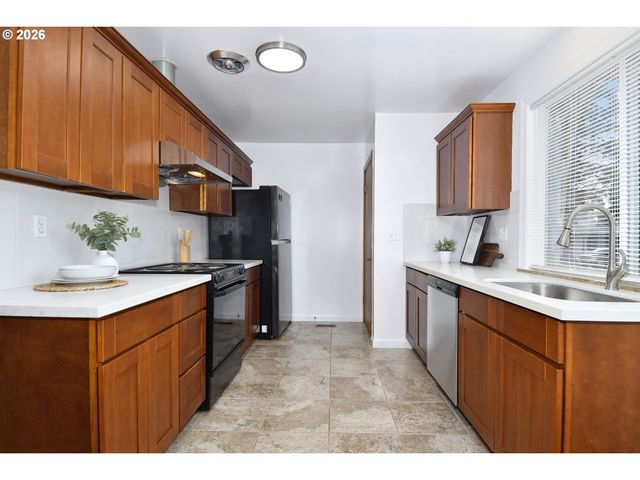 8411 Se BROOKLYN St, Portland, OR 97266