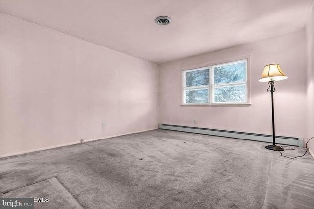 50 OAKFIELD RD, Toms River, NJ 08757