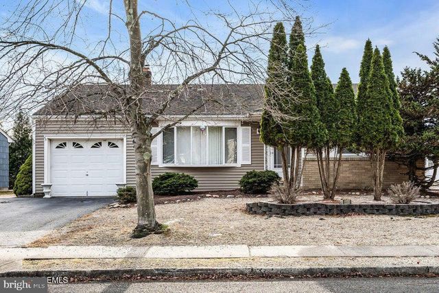 50 OAKFIELD RD, Toms River, NJ 08757