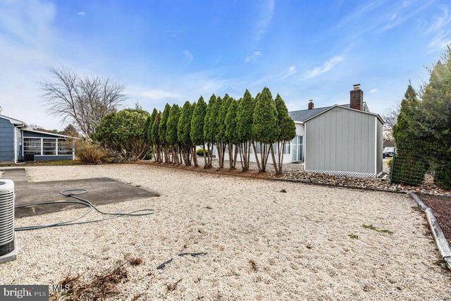 50 OAKFIELD RD, Toms River, NJ 08757