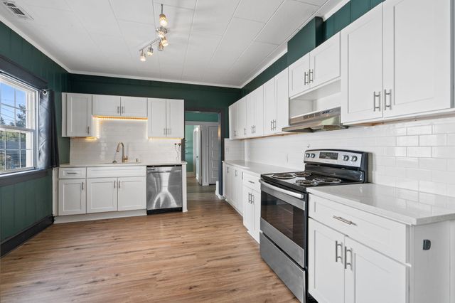 242 S Broadway St, Tekoa, WA 99033