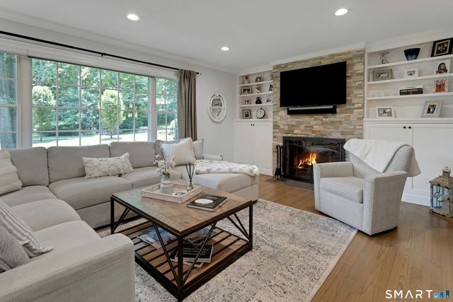 51 Horton Lane, New Canaan, CT 06840