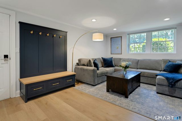 51 Horton Lane, New Canaan, CT 06840