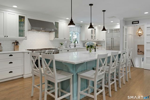 51 Horton Lane, New Canaan, CT 06840