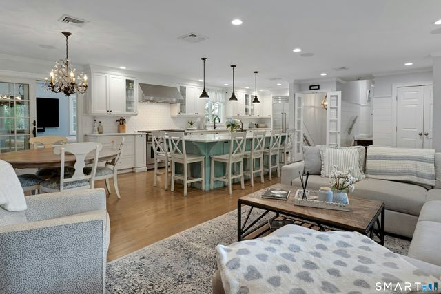 51 Horton Lane, New Canaan, CT 06840
