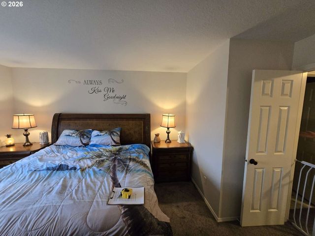 18928 HIGHLAND Dr, Oregon City, OR 97045